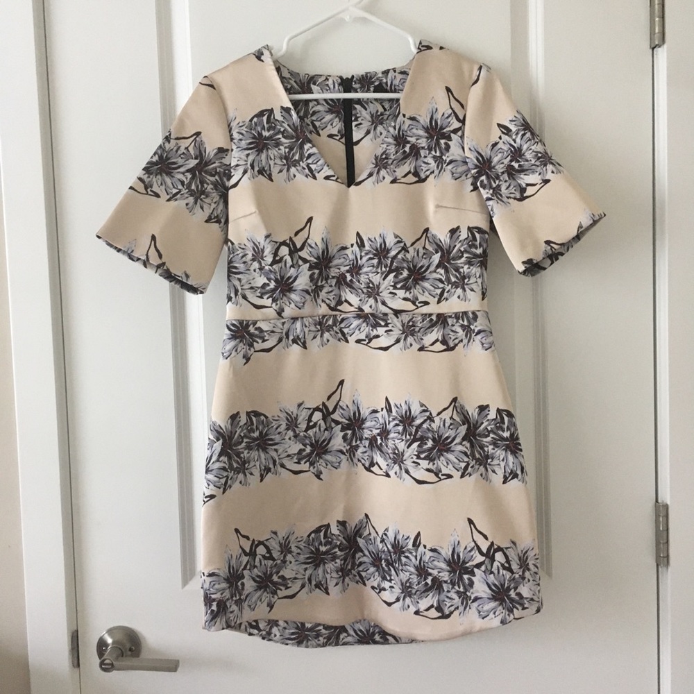 Topshop V-Neck Floral Dress Size 8 - Picture 3 of 7